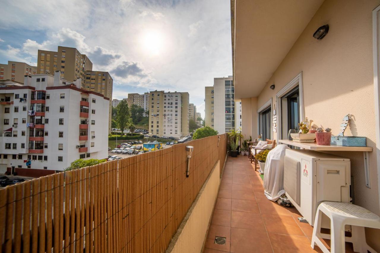 Lovely Apartment Near Airport And Nations Park, With Garage Loures Eksteriør bilde