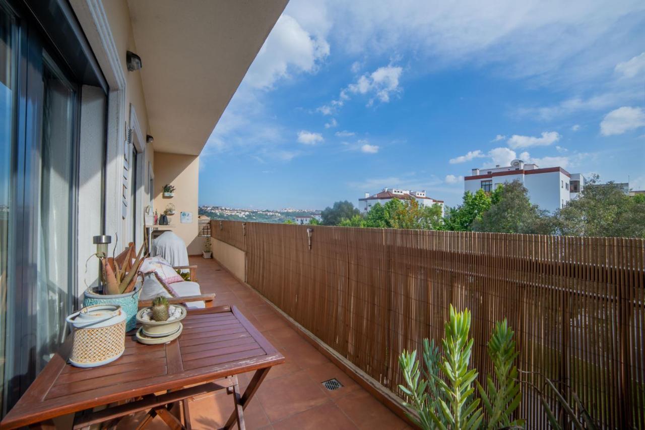 Lovely Apartment Near Airport And Nations Park, With Garage Loures Eksteriør bilde